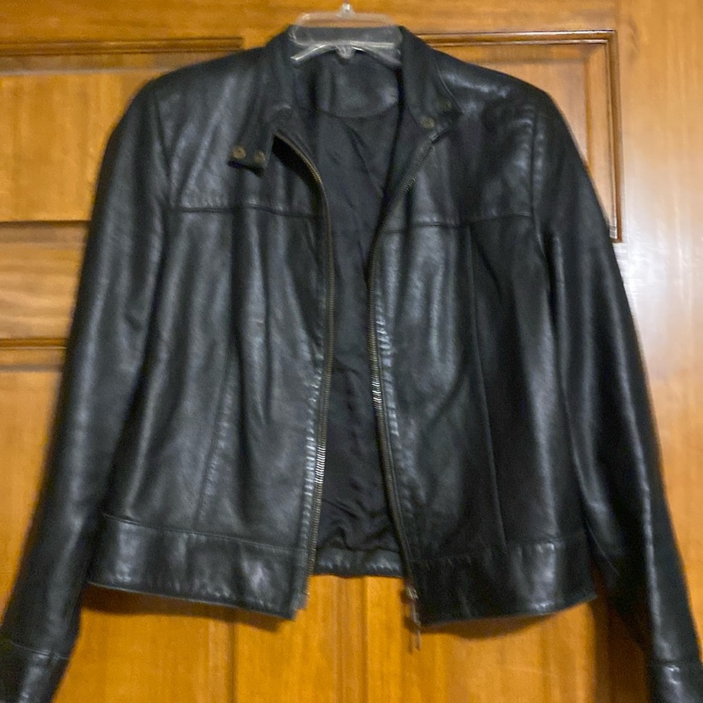 MARKS & SPENCER real supple leather jacket from  UK     chest is 35”. Size 10.